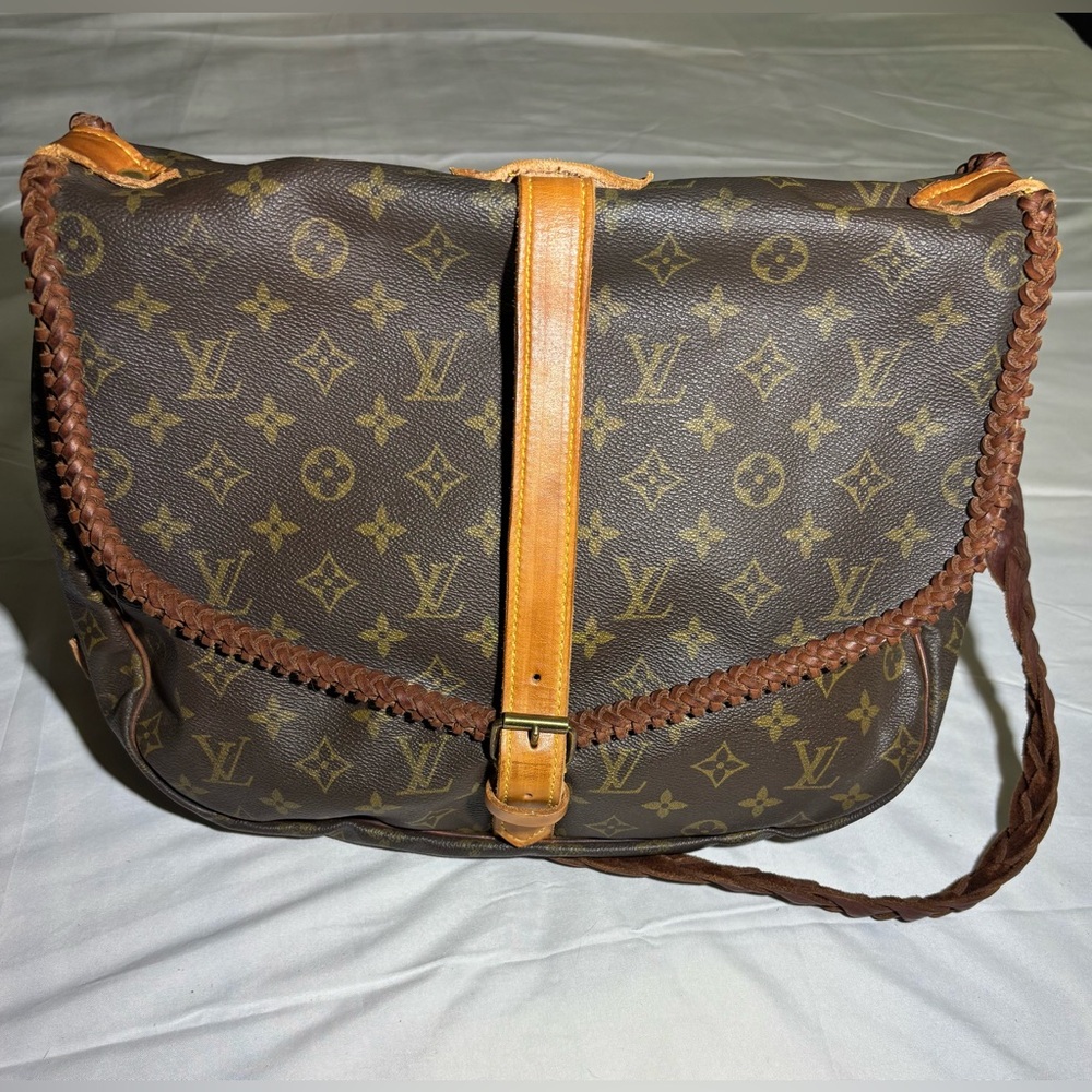 Vintage Boho - Louis Vuitton Monogram Canvas Samur GM 35 Messenger - Picture 5 of 13